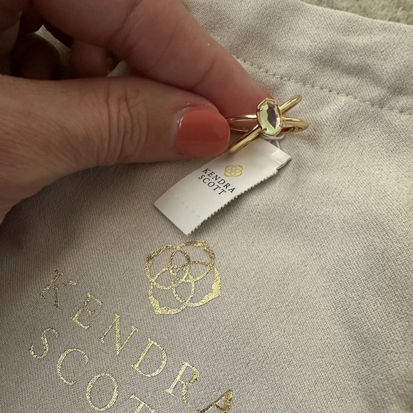 NWT Kendra Scott Emilie Double Band Ring w/Dichroic Glass Stone size 6 - Picture 2 of 7